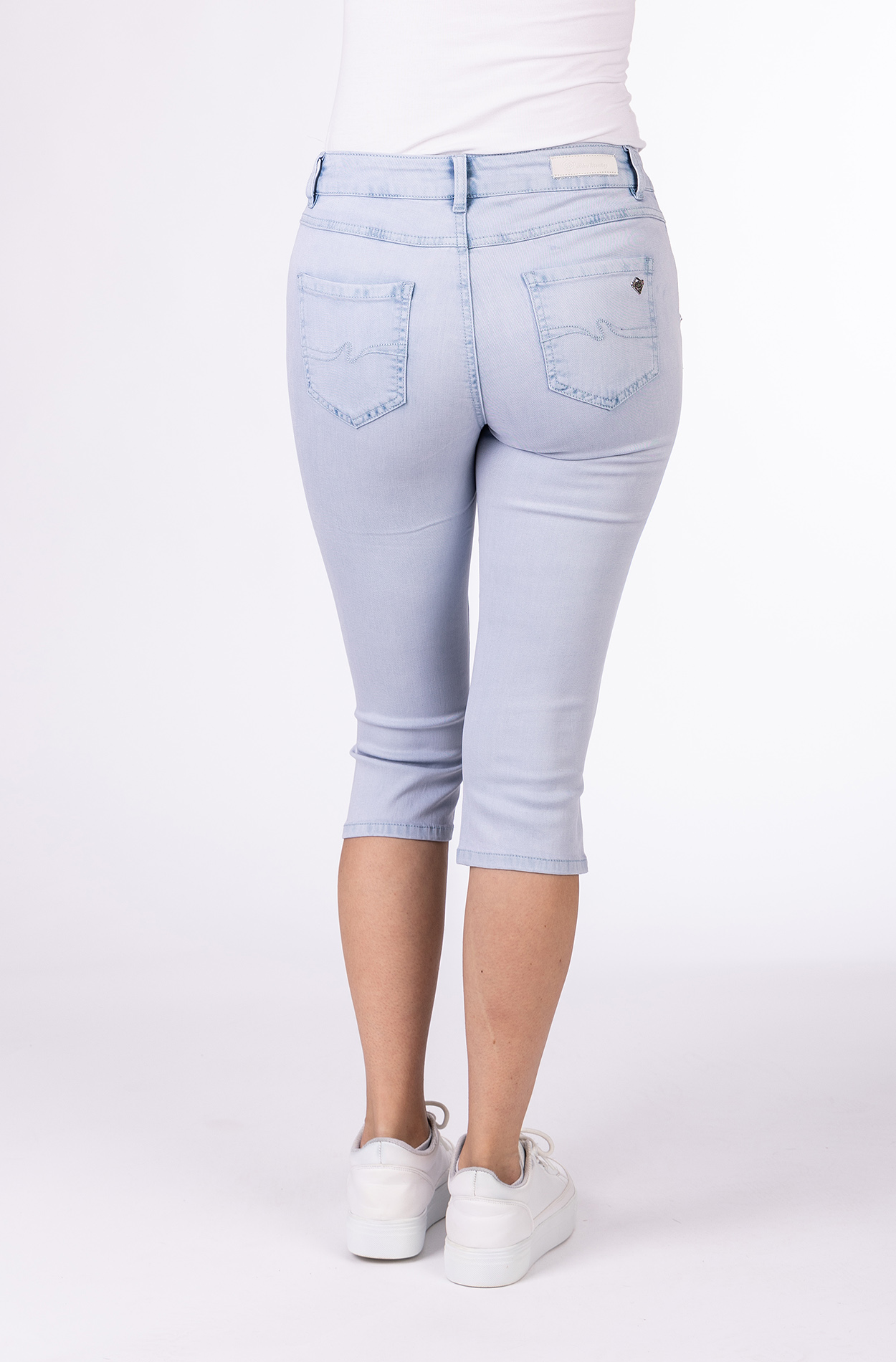 57Manie 11630X | Slim Fit | Capri | Light Blue