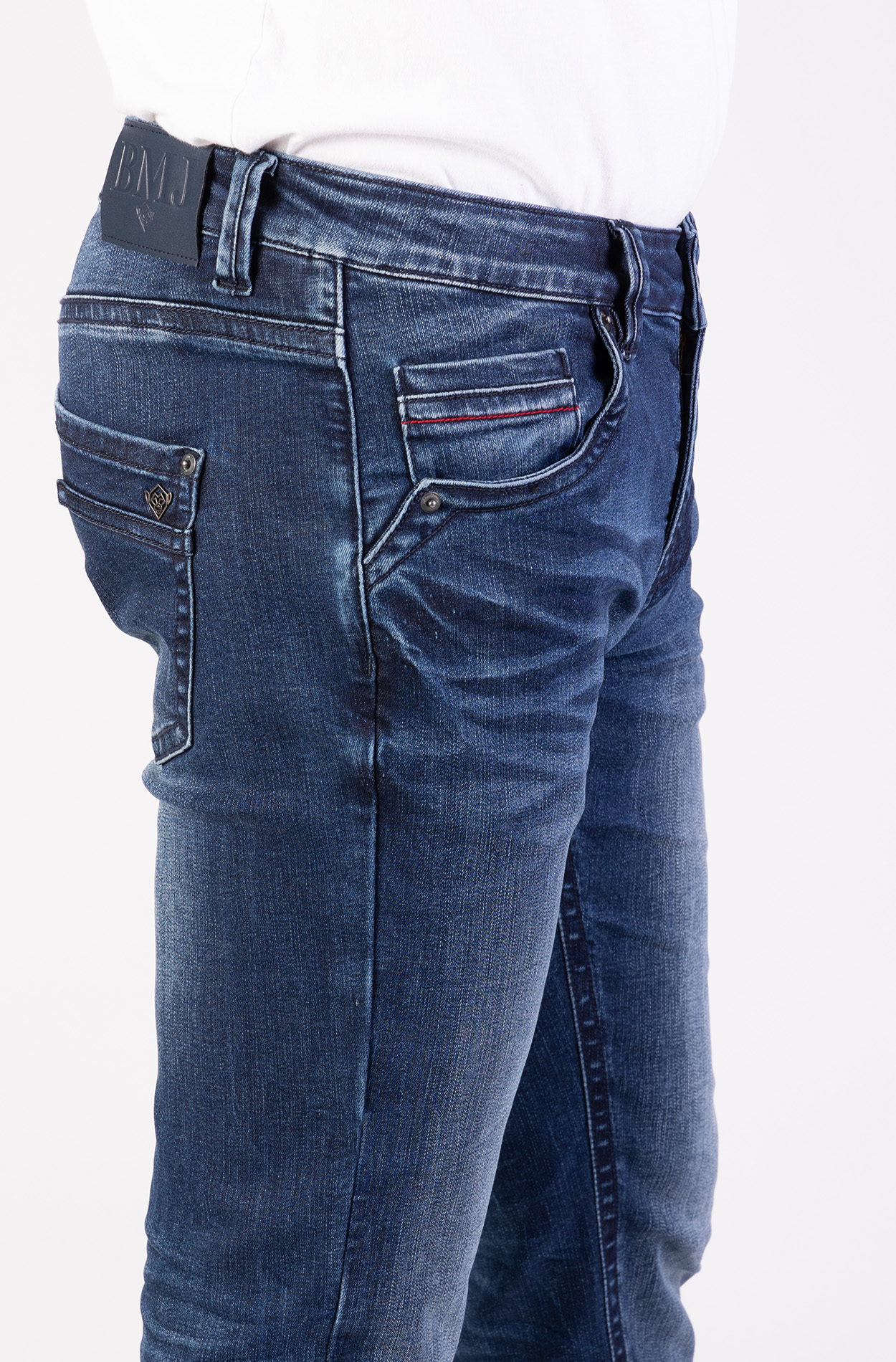 57Freddy, Slim-Fit-Jeans, 5-Pocket-Style, Dynamische Sitzfalten-Optik, Dicke Kontrastnähte