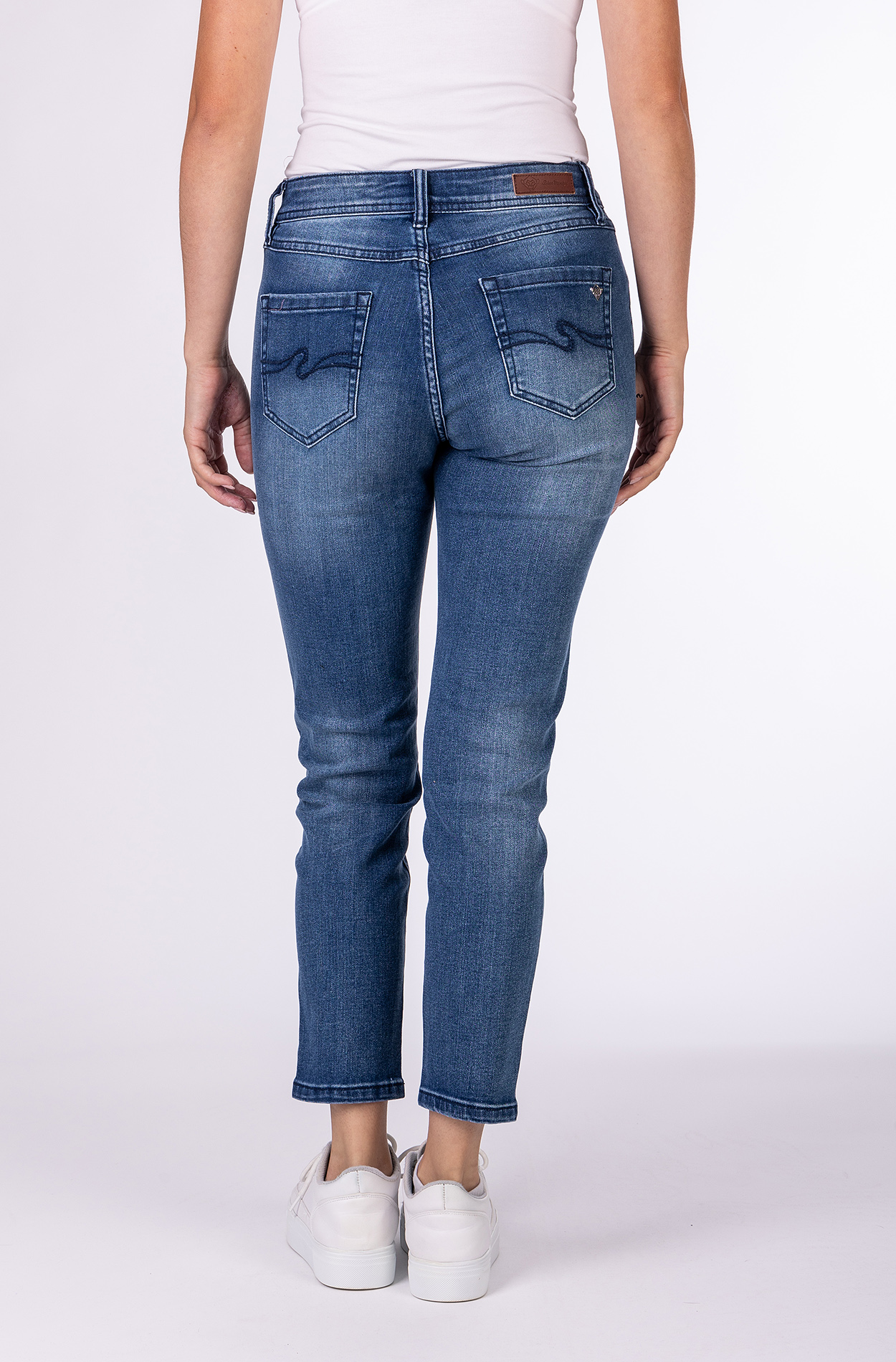 Ava 30834B | Basic | Slim Fit | High Ankle 