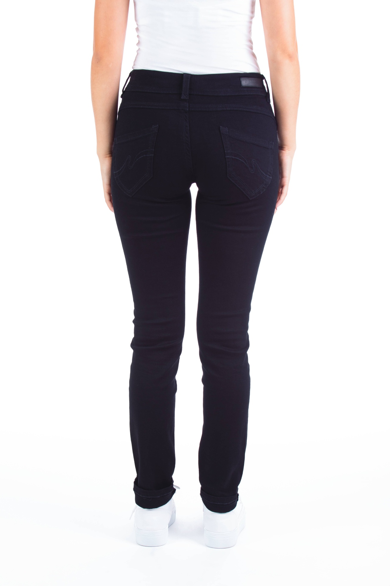 Laura 0004 | Slim Fit | Black
