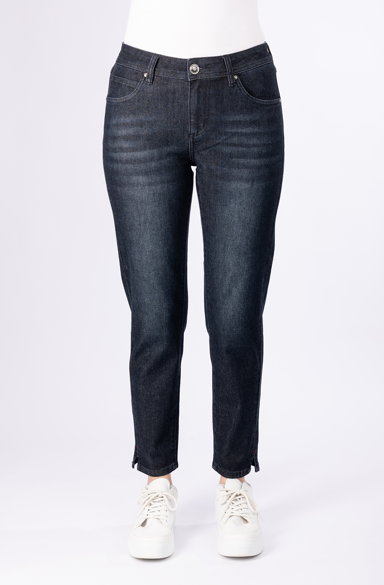 57Ava, Slim Fit, High Ankle, Beinschlitze, Betonung der Knöchel