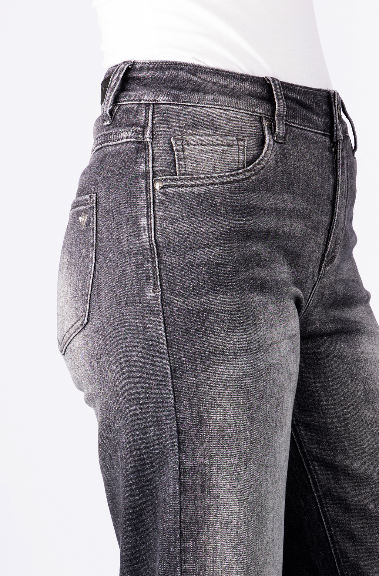 57Zoe, Wide-Leg-Jeans, 5-Pocket-Style, markante Waschung