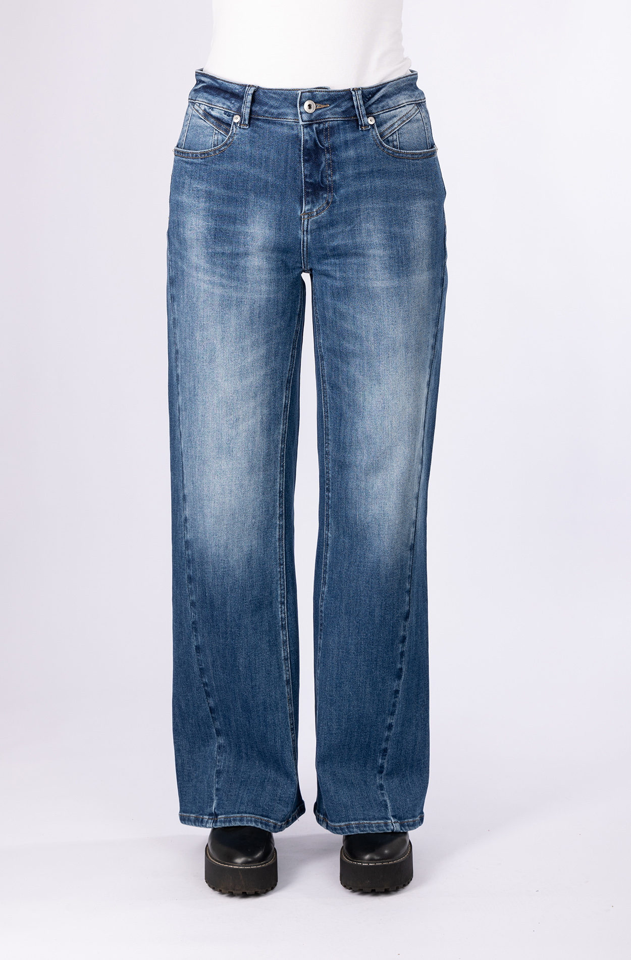 57Mercy, Wide-Leg-Jeans, 5-Pocket-Style, Diagonale Nähte